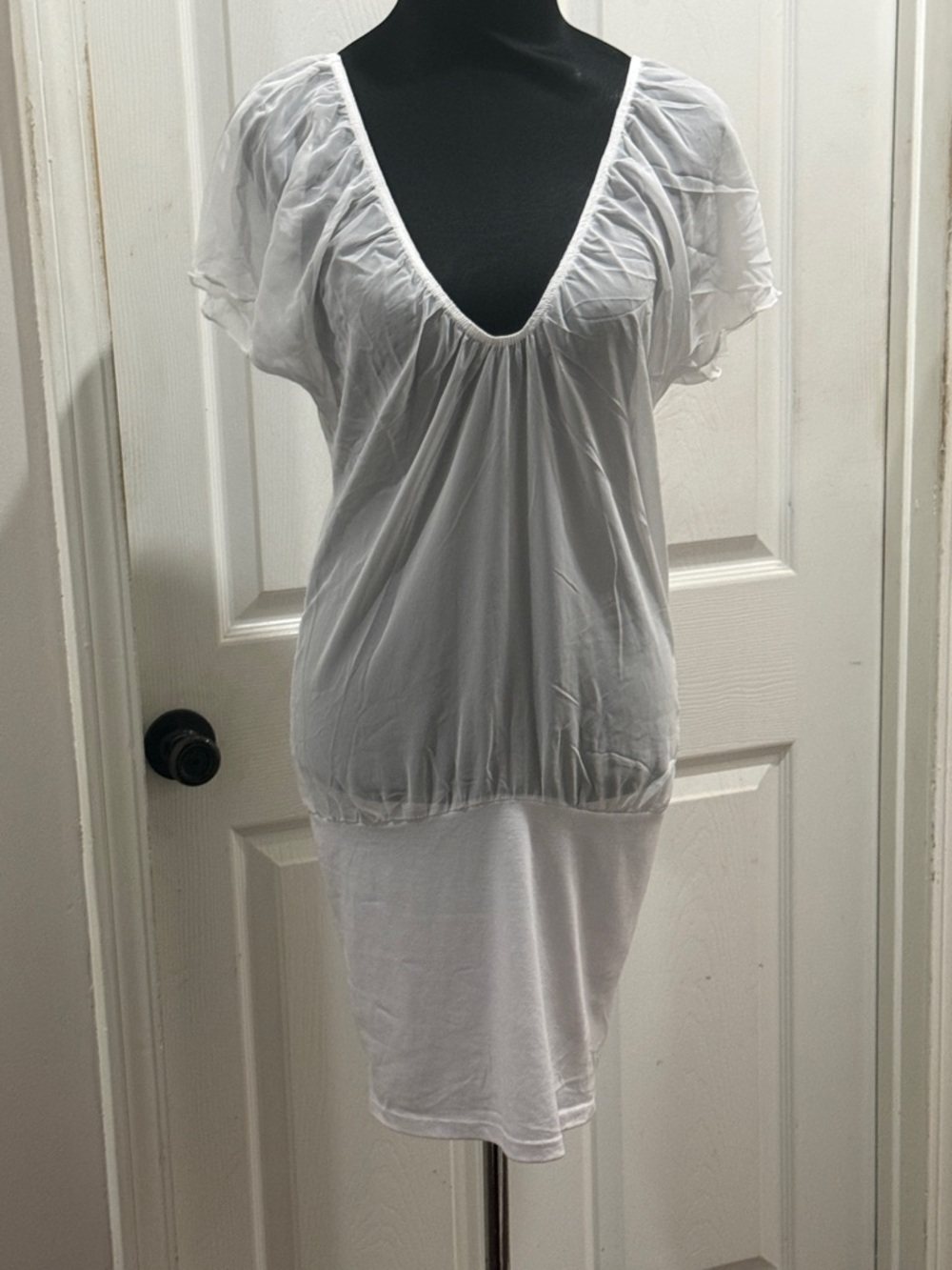 White Mini Dress/Top with Deep V-Neck, sheer top with cap sleeves Sz Medium
